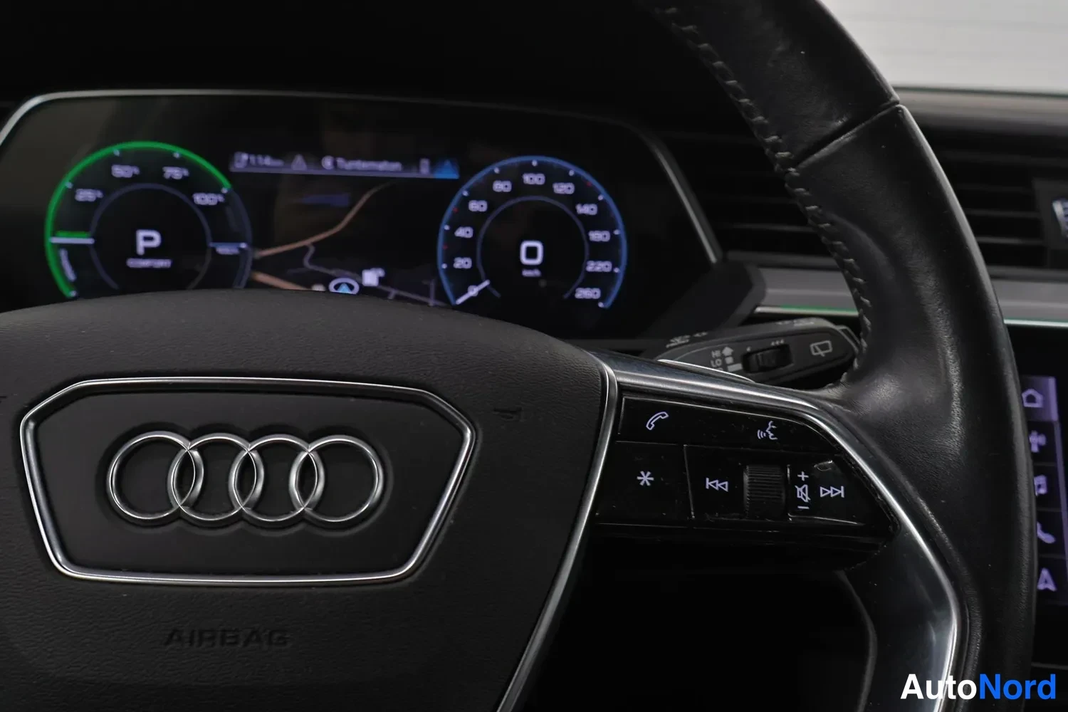 Blue Audi e-tron 55 2019, photo 21