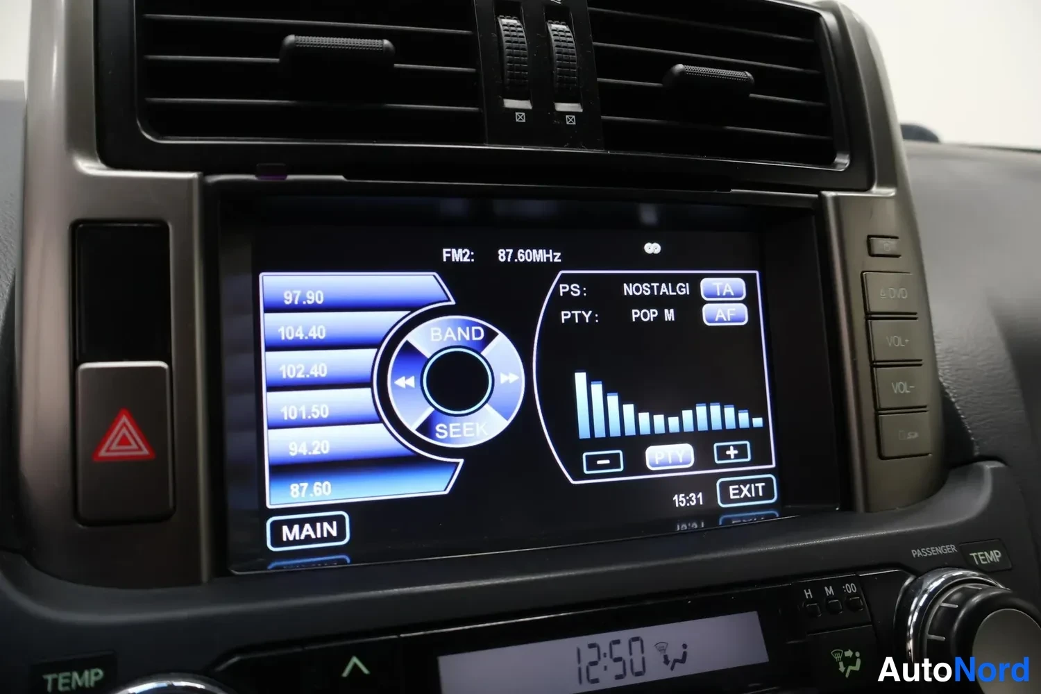 Beige Toyota Land Cruiser 2012, photo 15