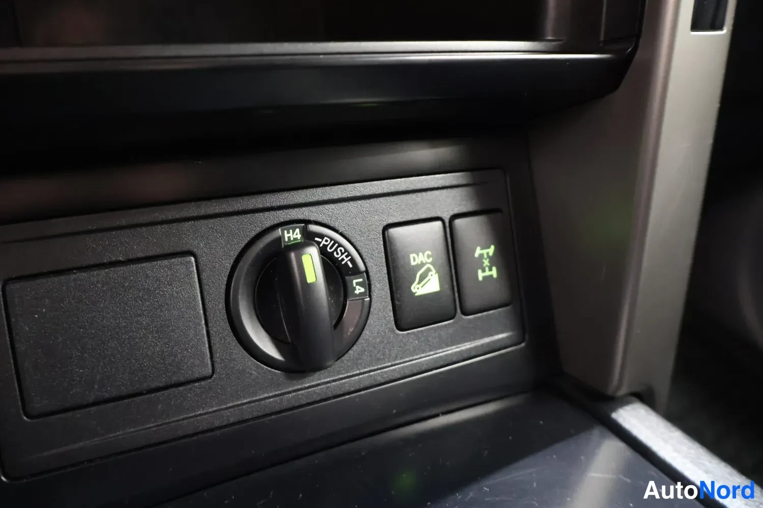 Beige Toyota Land Cruiser 2012, photo 19
