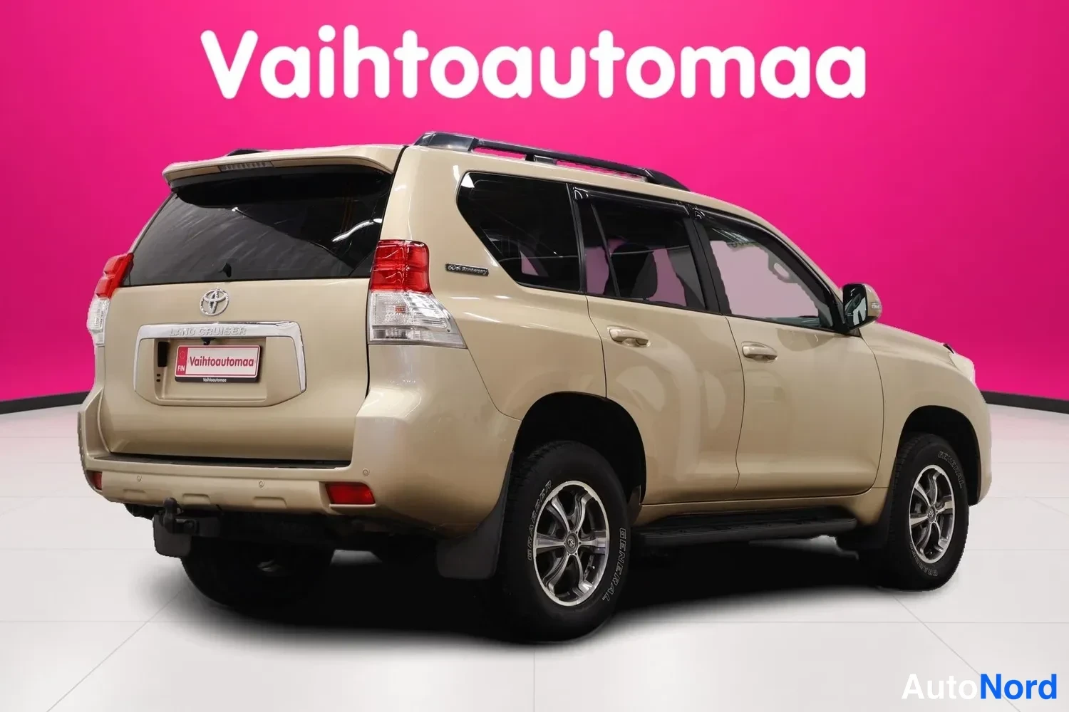 Beige Toyota Land Cruiser 2012, rear three-quarter, photo 5