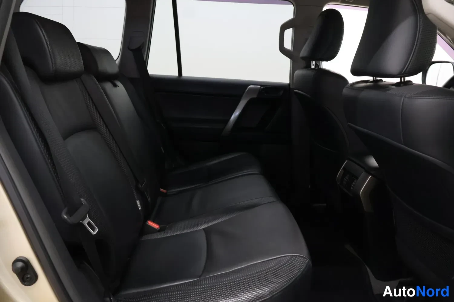 Beige Toyota Land Cruiser 2012, photo 8