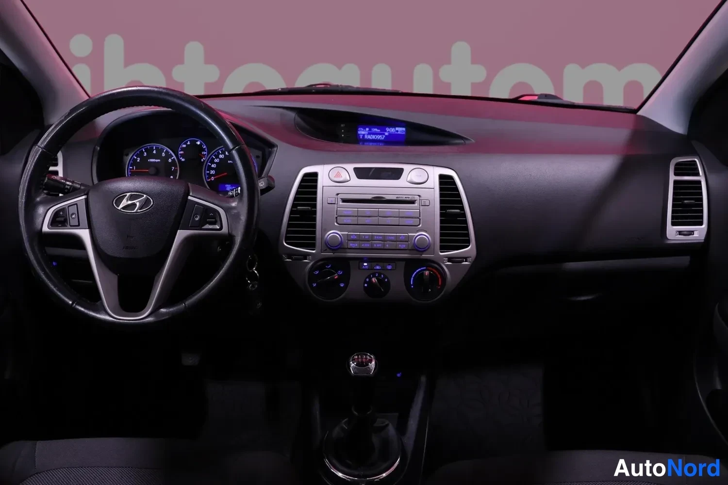 Silver Hyundai i20 2012, photo 9