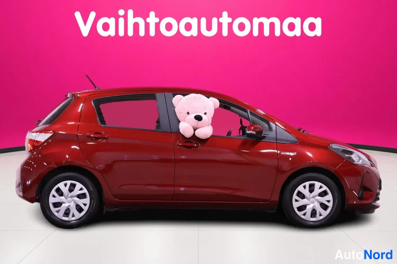 Punainen Toyota Yaris 2019, kuva 16