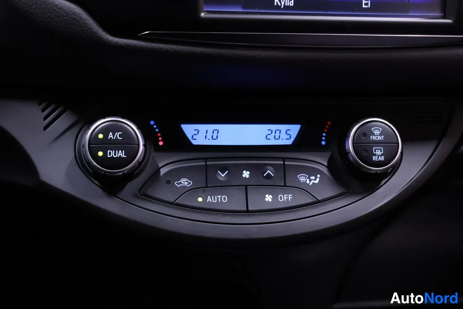 Punainen Toyota Yaris 2019, kuva 9