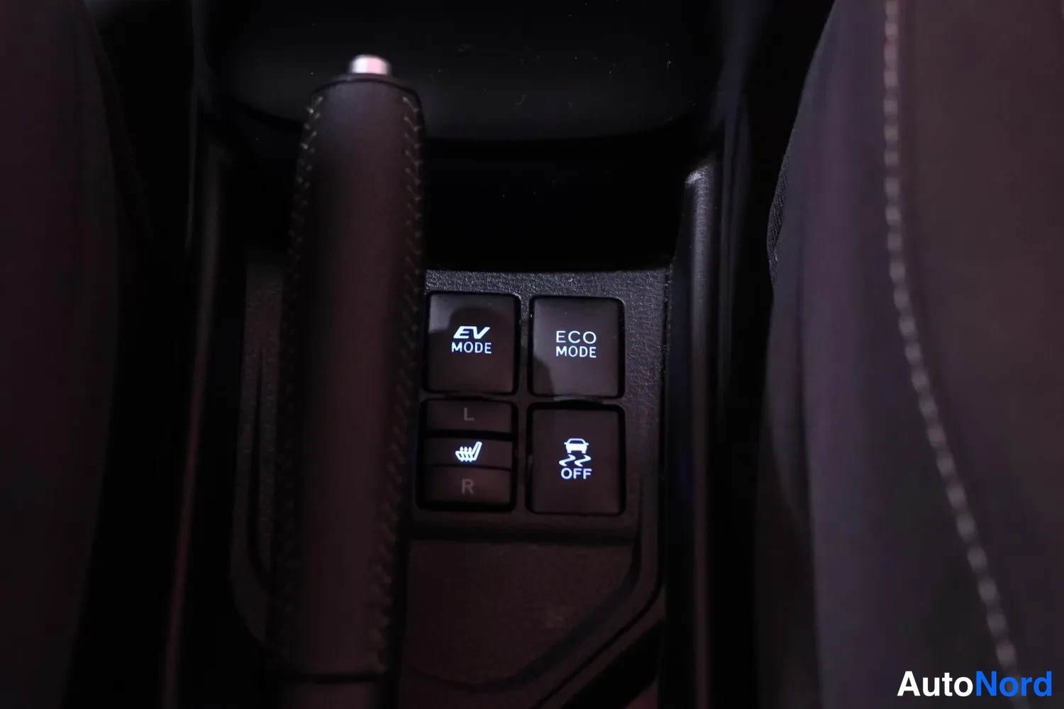 Punainen Toyota Yaris 2019, kuva 23