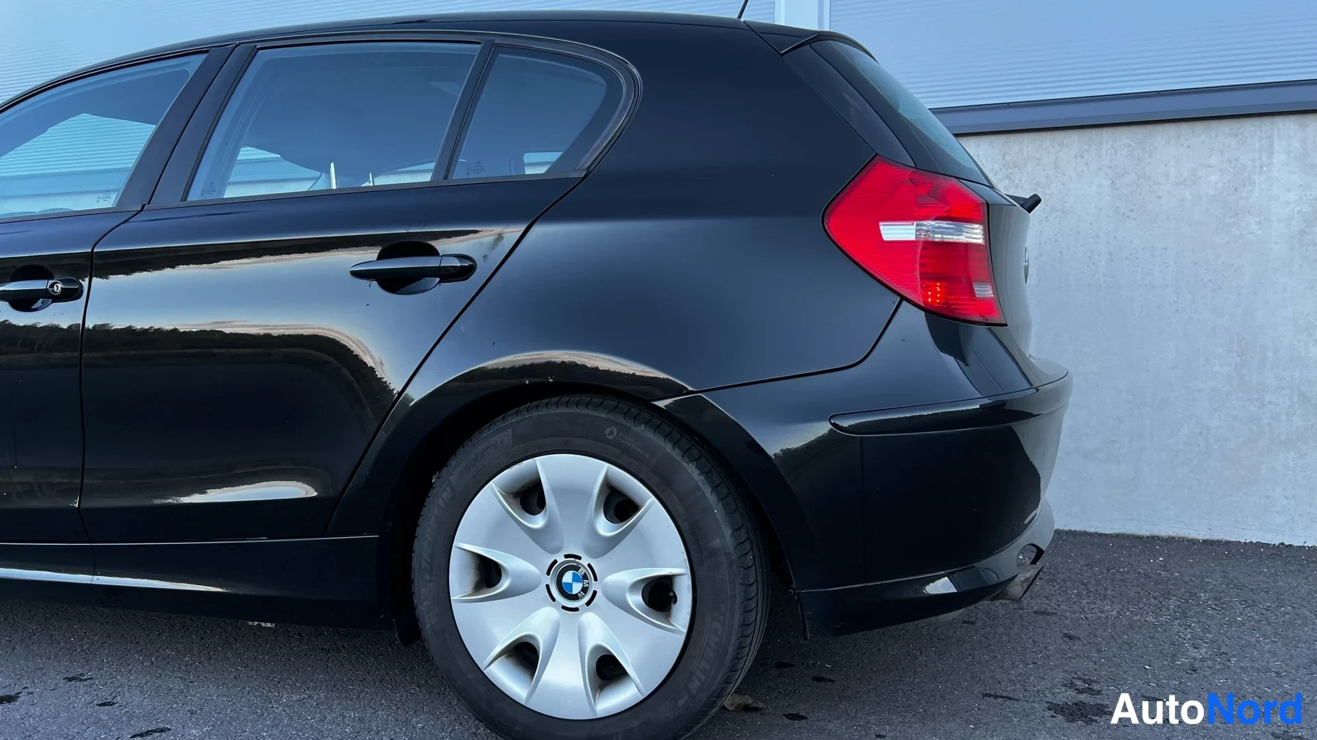 Black BMW 116i 2009, rear three-quarter, photo 13