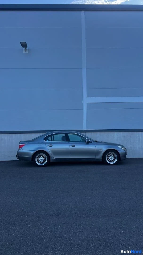 Grey BMW 530d xDrive 2008, side, photo 6