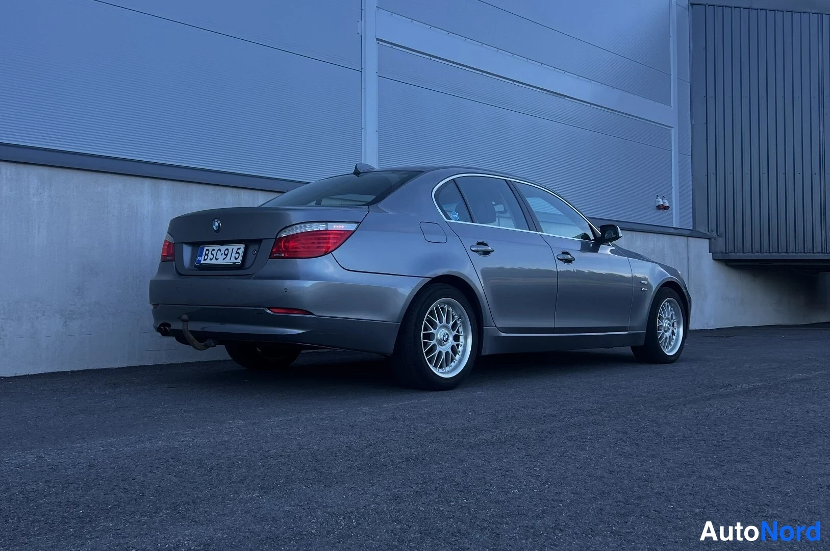 Grey BMW 530d xDrive 2008, rear three-quarter, photo 8