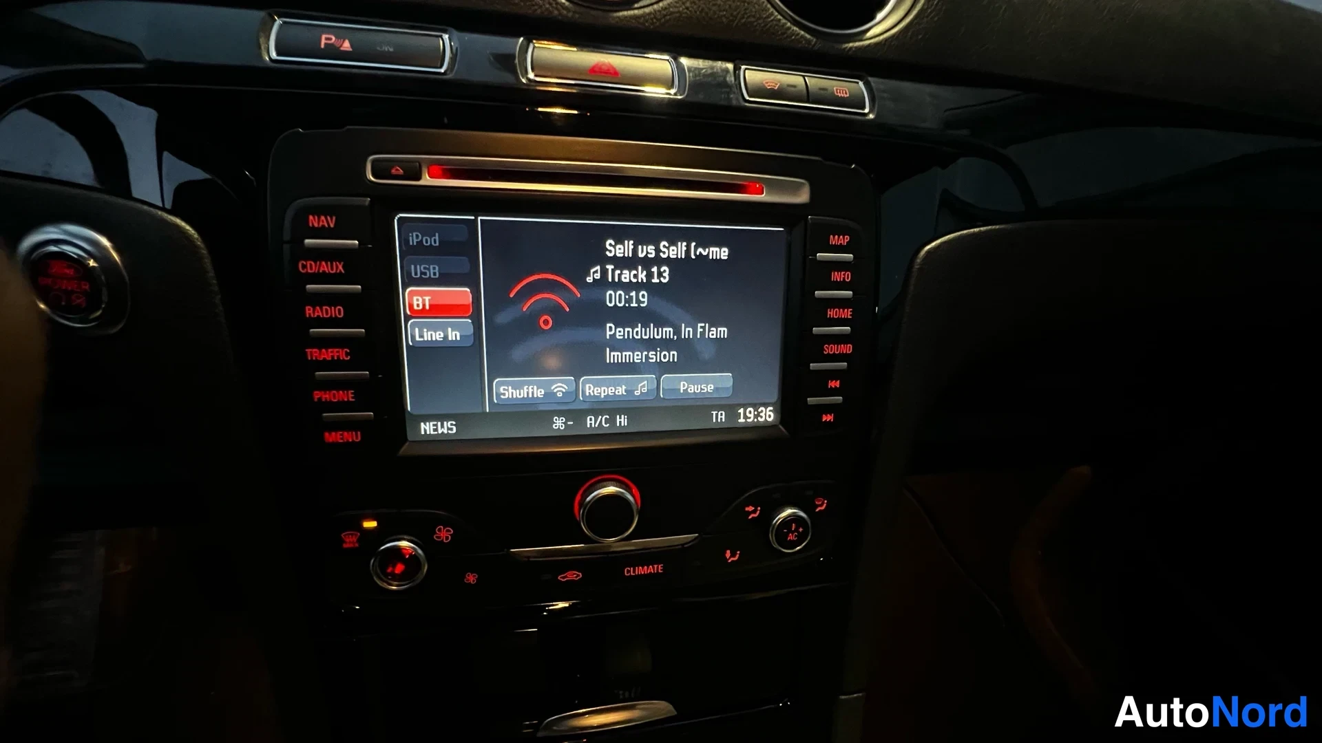 Black Ford Galaxy 2014, photo 14