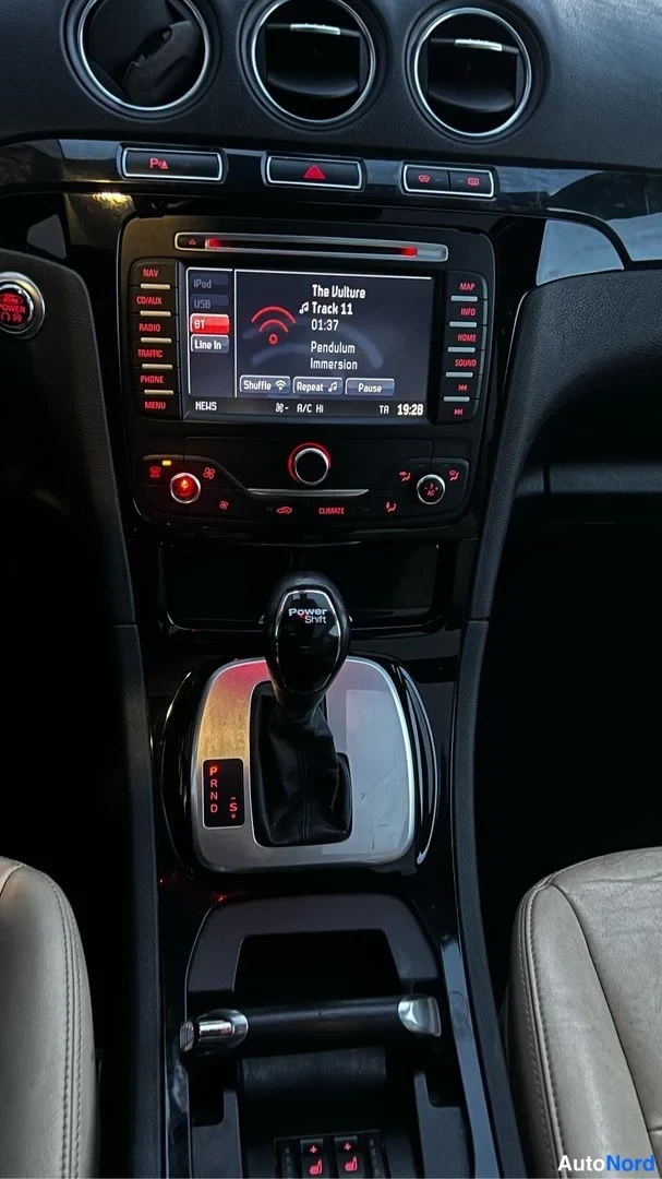 Black Ford Galaxy 2014, photo 15