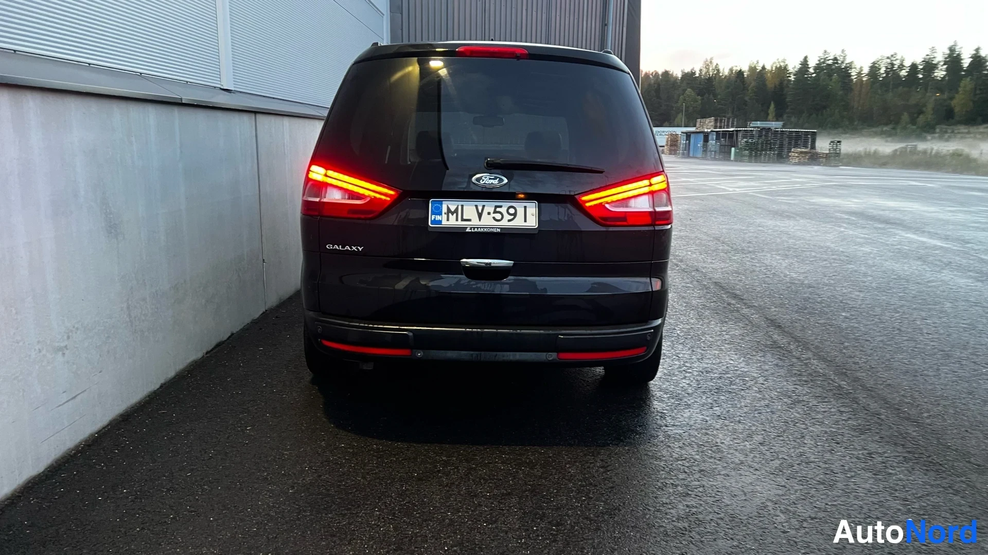 Black Ford Galaxy 2014, rear, photo 10