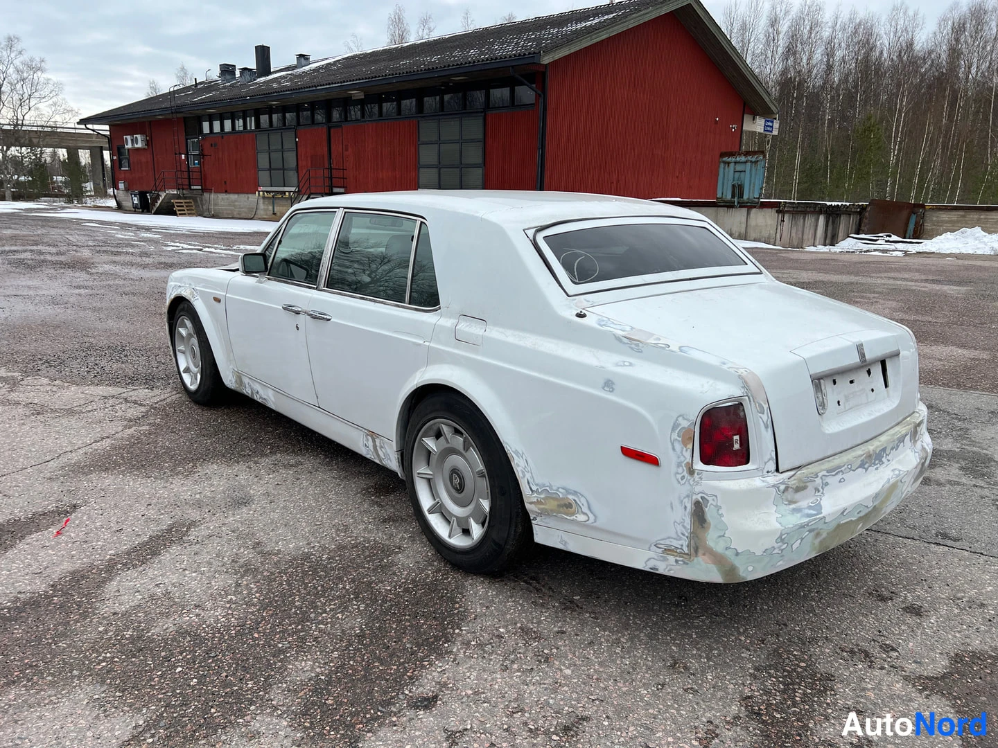 White Rolls-Royce Phantom 1986, rear three-quarter, photo 7