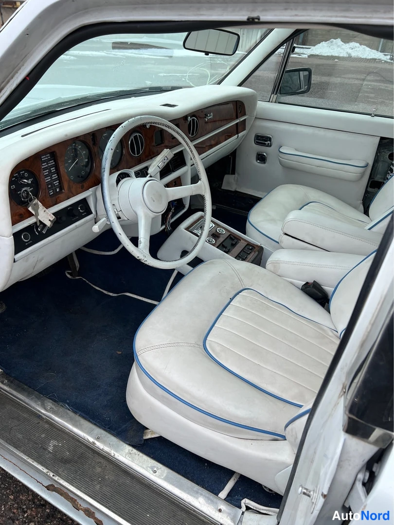 White Rolls-Royce Phantom 1986, photo 11