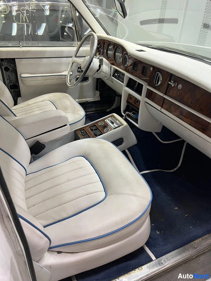 White Rolls-Royce Phantom 1986, photo 36