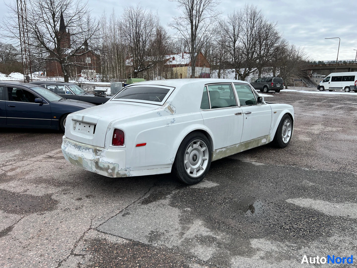 White Rolls-Royce Phantom 1986, rear three-quarter, photo 9