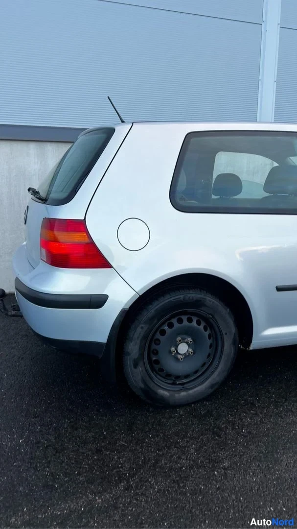 Silver Volkswagen Golf 1999, rear three-quarter, photo 9