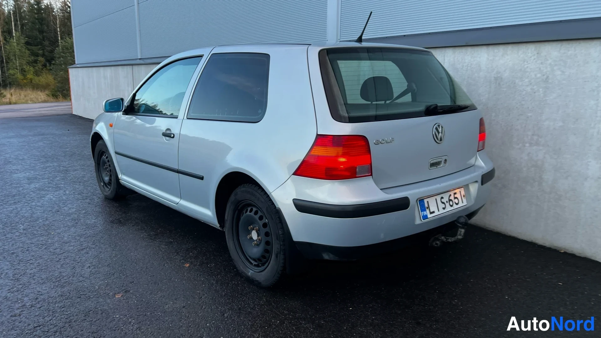 Silver Volkswagen Golf 1999, rear three-quarter, photo 10