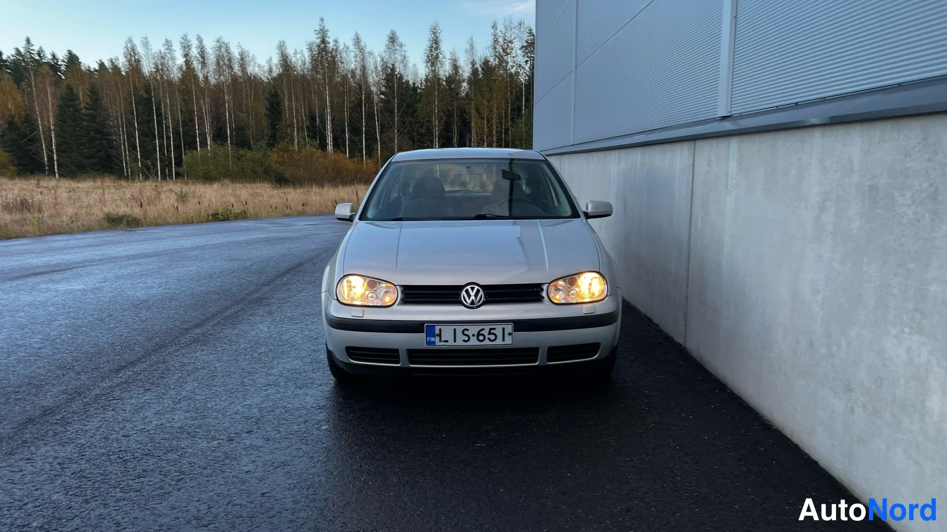 Silver Volkswagen Golf 1999, front, photo 5