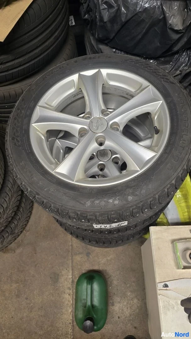 Vihreä Volvo V70 2007, kuva 9