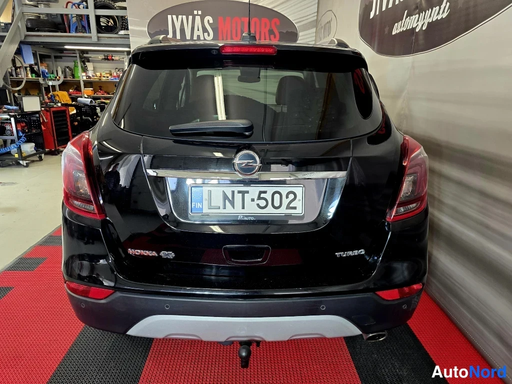 Musta Opel Mokka X 2017, takaa, kuva 4