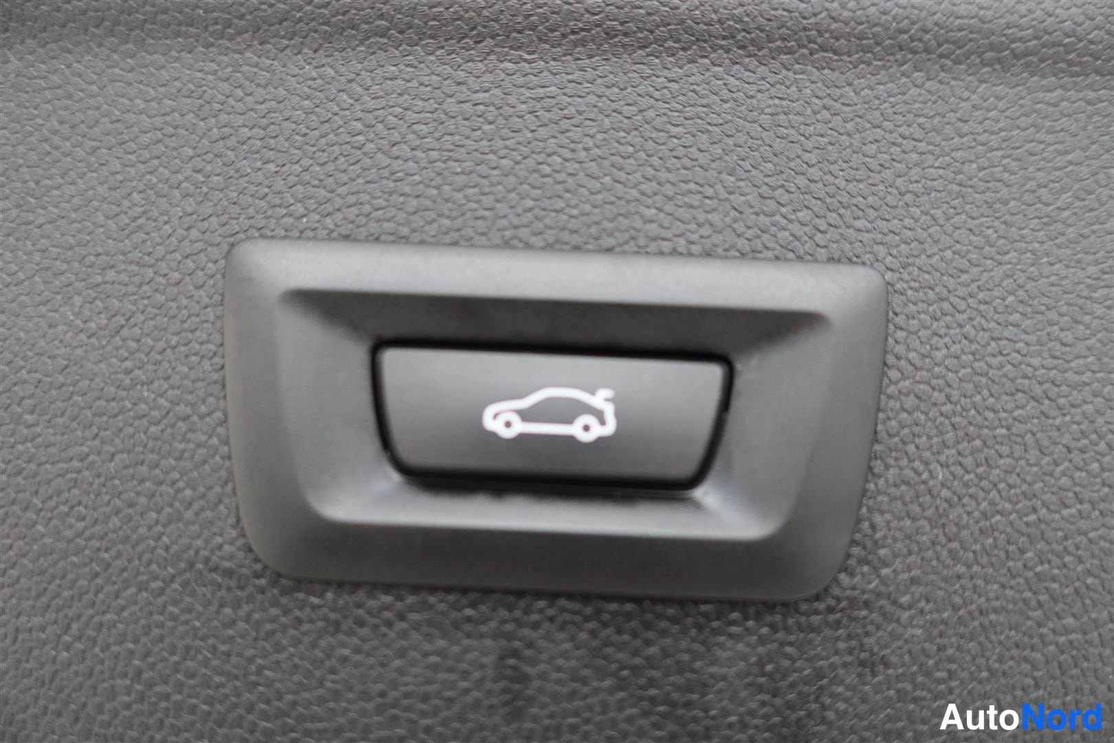 Harmaa BMW iX 2023, kuva 11
