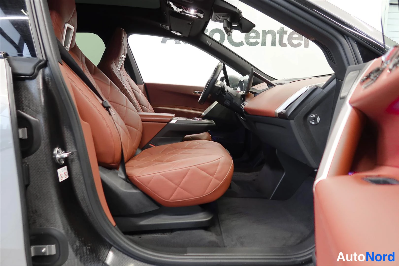 Harmaa BMW iX 2023, kuva 13