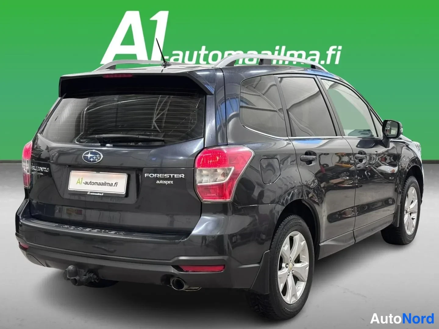 Sininen Subaru Forester 2013, takaviisto, kuva 5