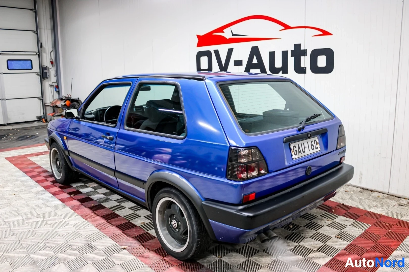 Sininen Volkswagen Golf 1991, takaviisto, kuva 7