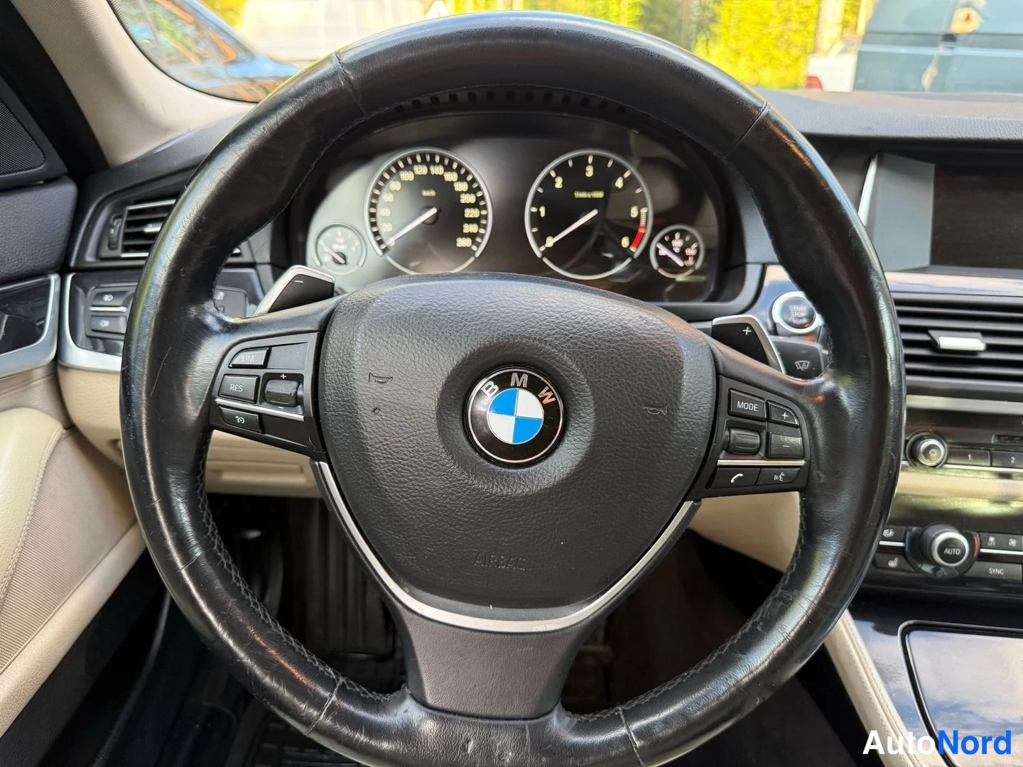 Ruskea BMW 520d xDrive 2015, kuva 14