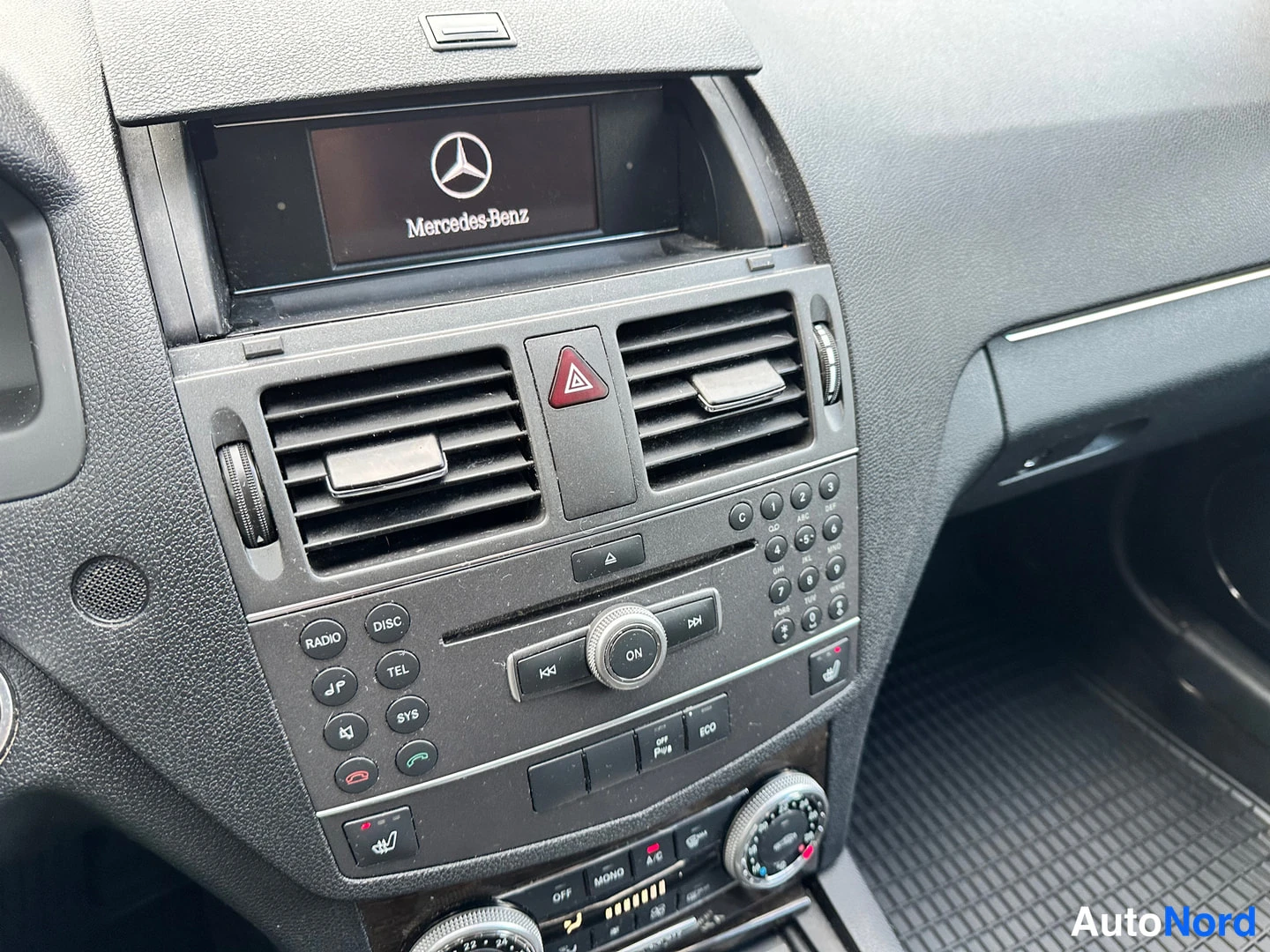 Valkoinen Mercedes-Benz C 180 2011, kuva 13