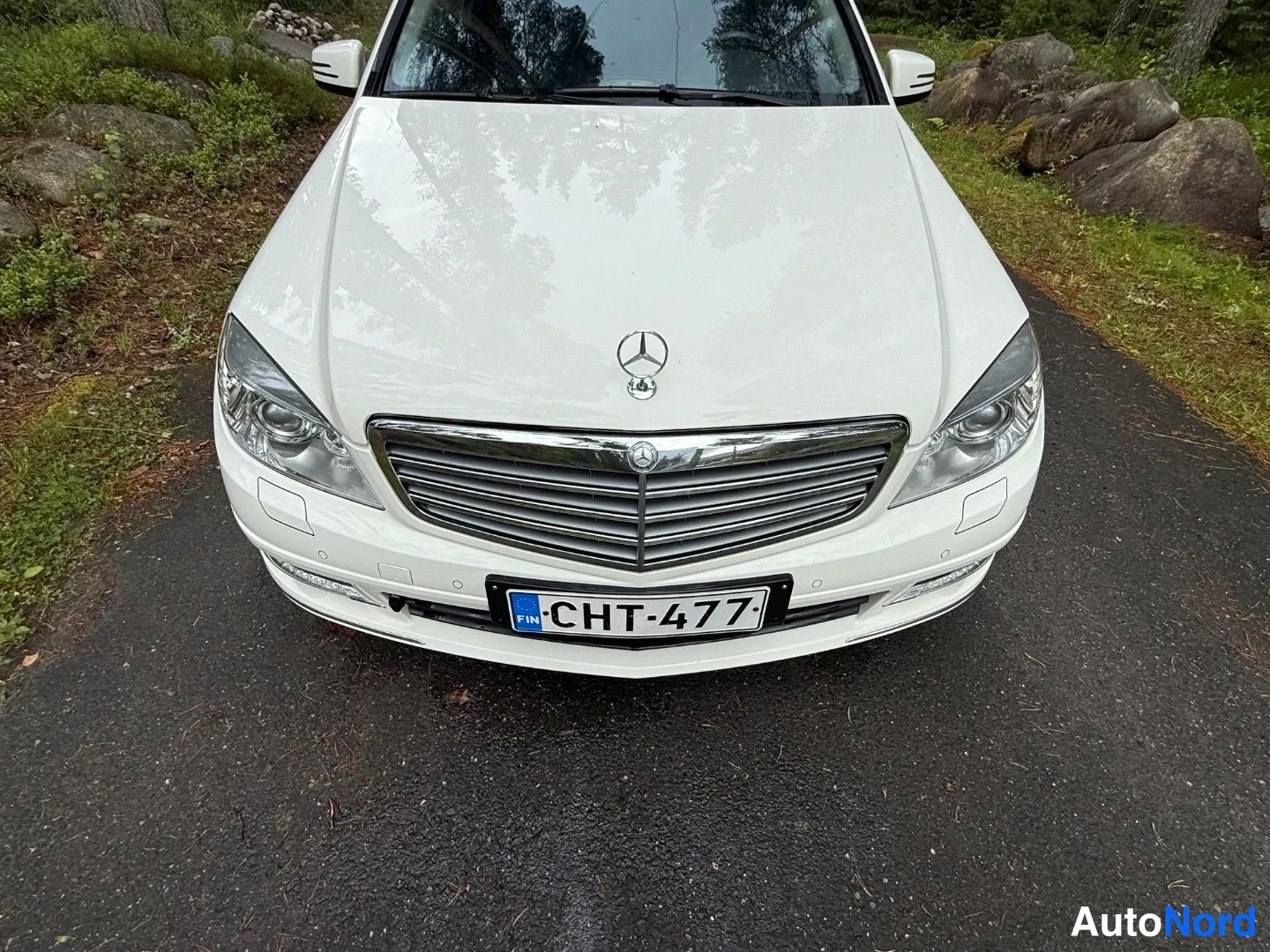 Valkoinen Mercedes-Benz C 180 2011, edestä, kuva 4