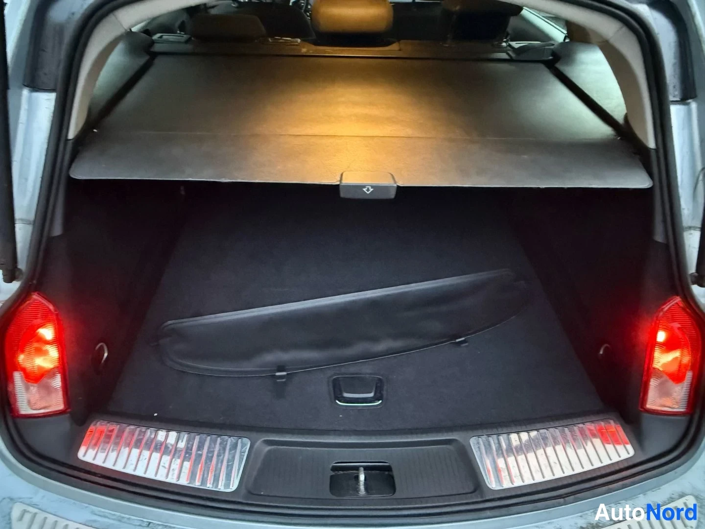 Hopea Opel Insignia Sports Tourer 2013, kuva 20