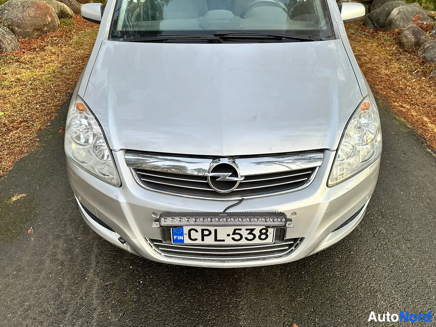 Hopea Opel Zafira 2009, edestä, kuva 4