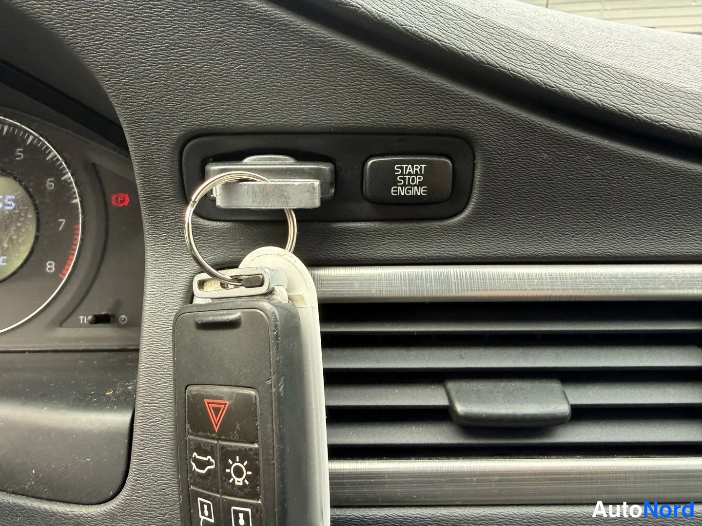 Harmaa Volvo V70 2009, kuva 17