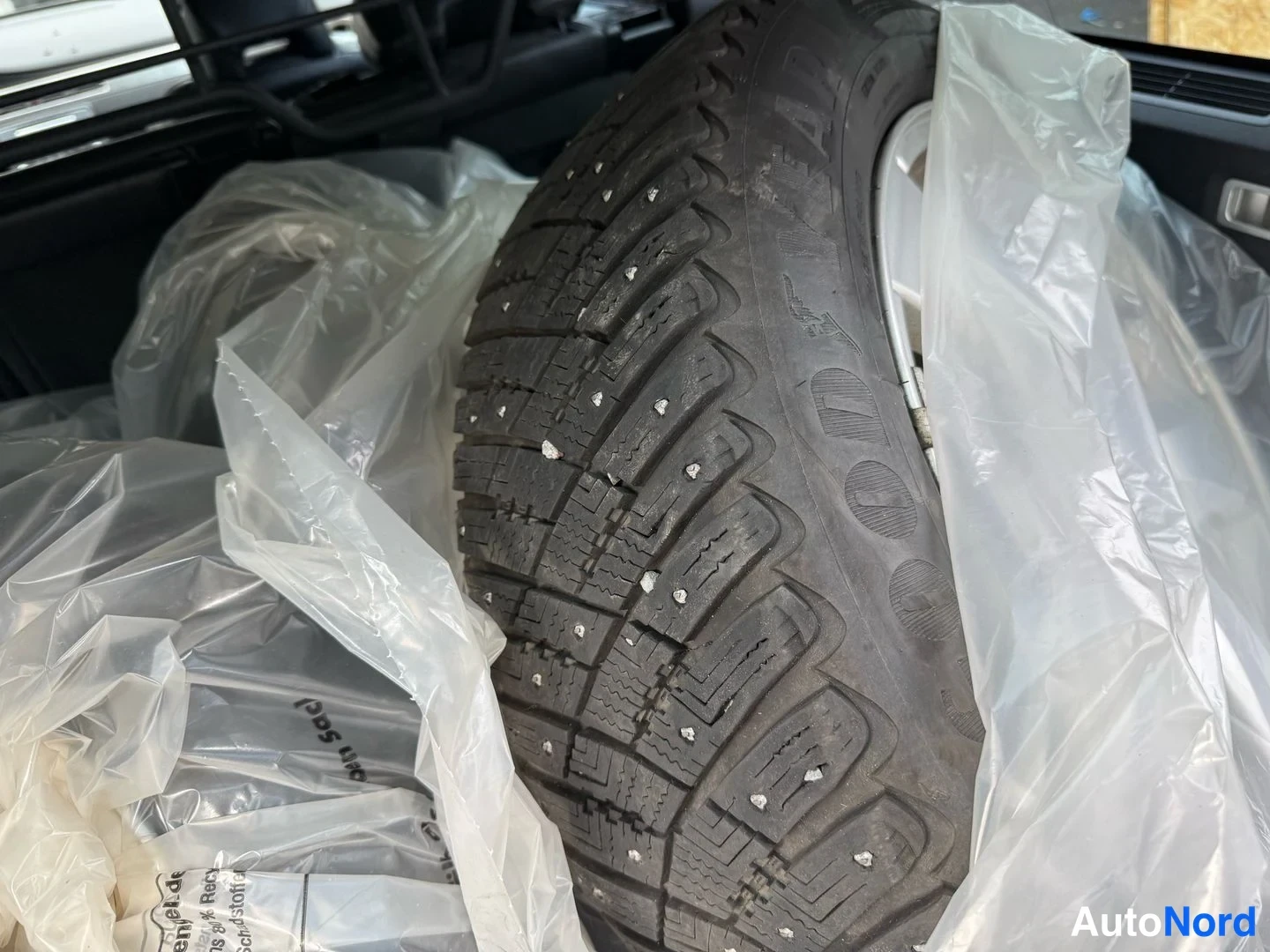 Harmaa Volvo V70 2009, kuva 20