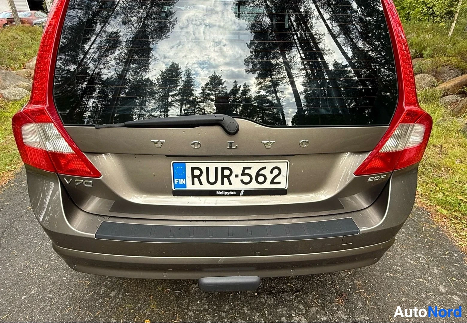 Harmaa Volvo V70 2009, takaa, kuva 8