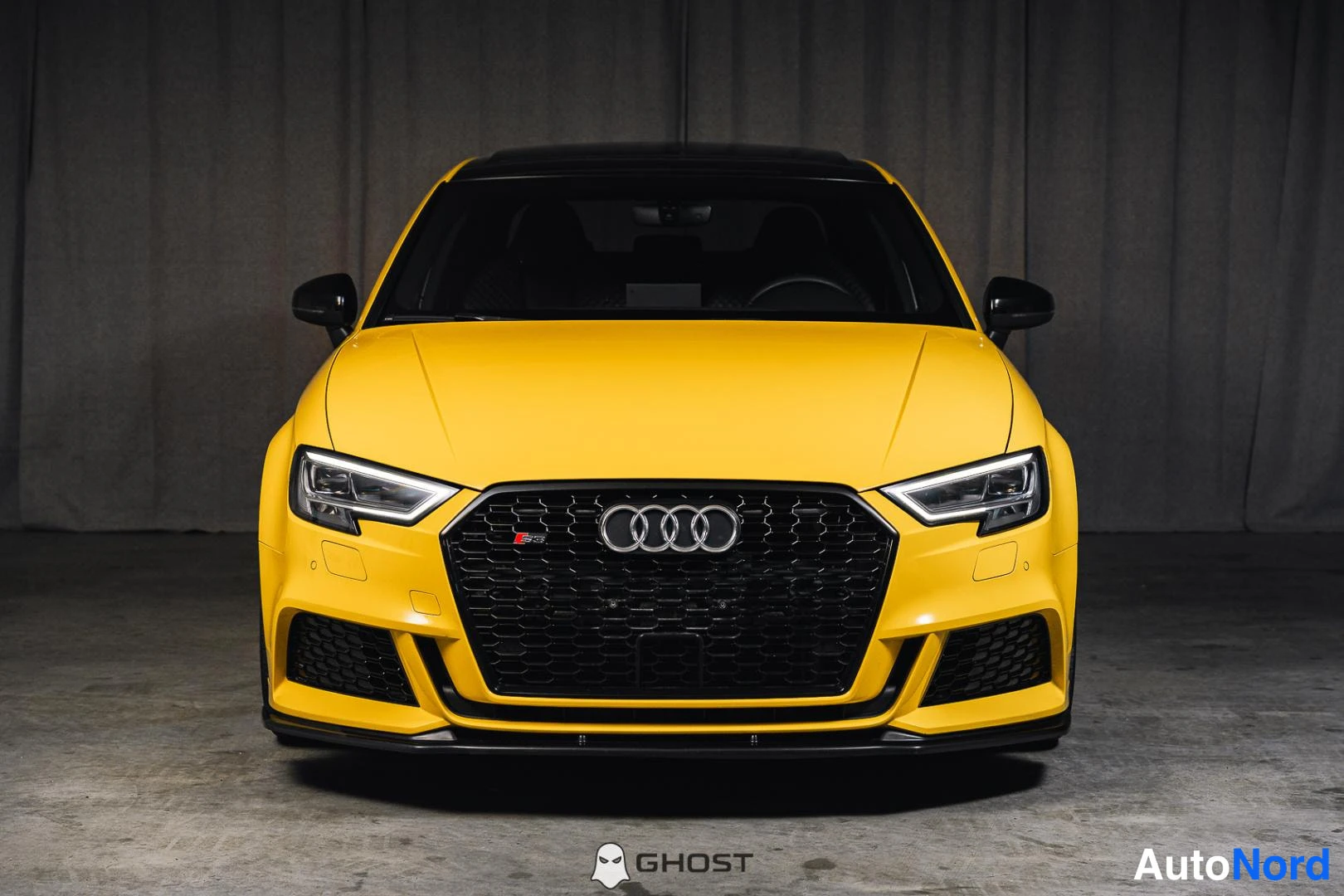 Keltainen Audi S3 2019, edestä, kuva 4