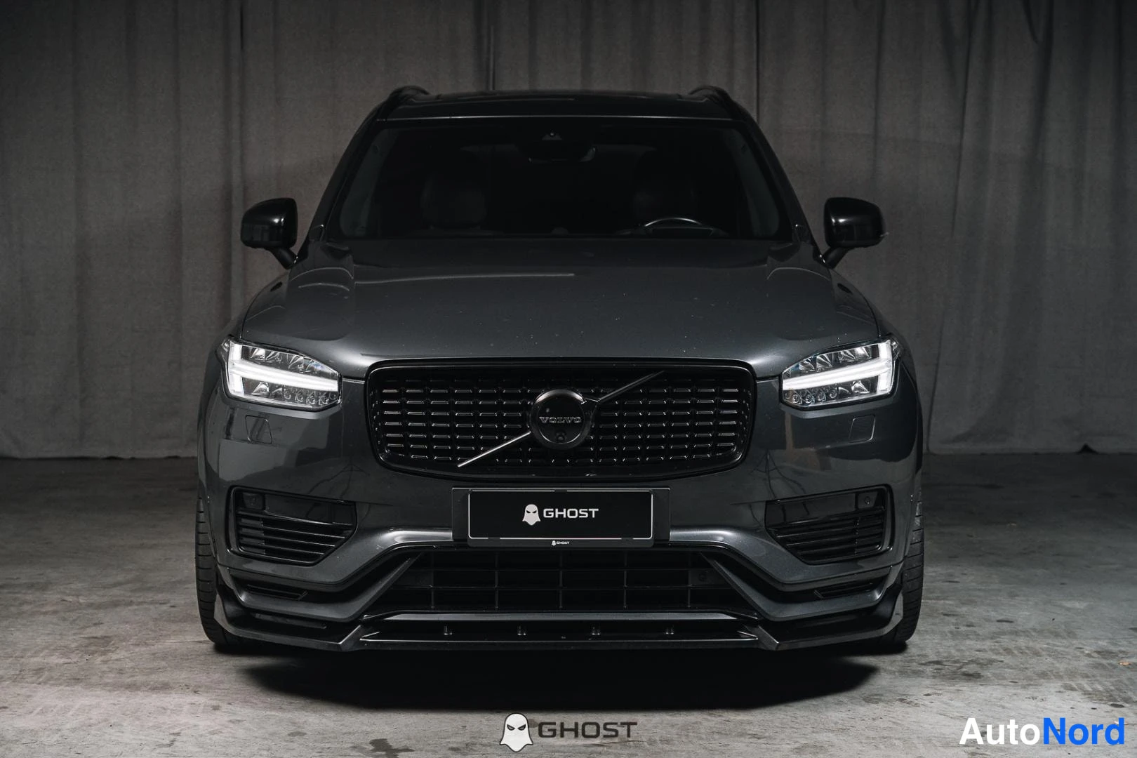 Harmaa Volvo XC90 2022, edestä, kuva 4
