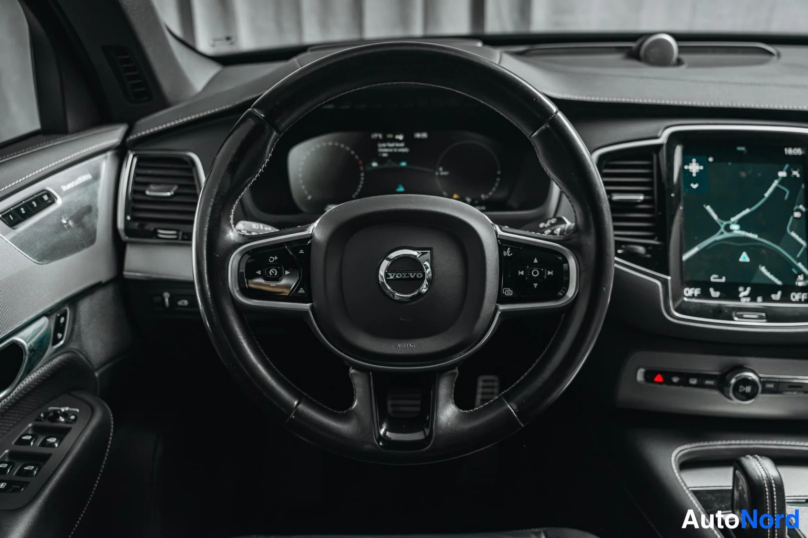Harmaa Volvo XC90 2022, kuva 12