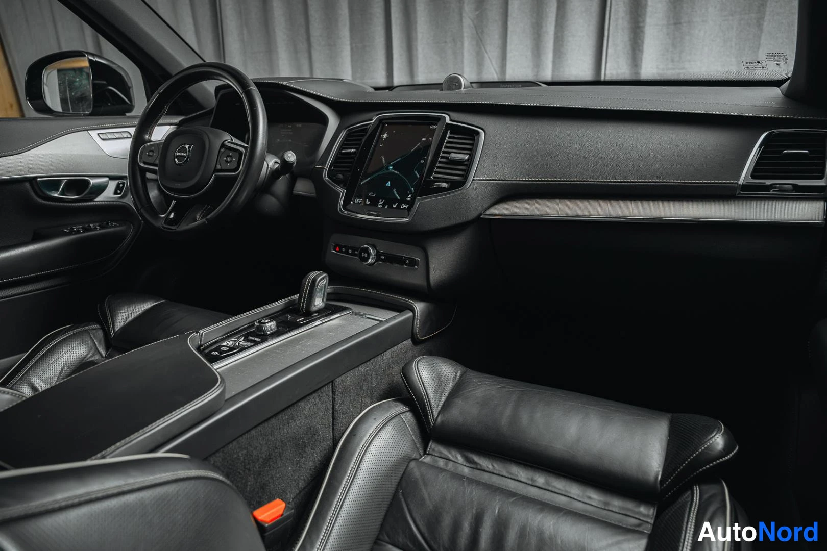 Harmaa Volvo XC90 2022, kuva 17