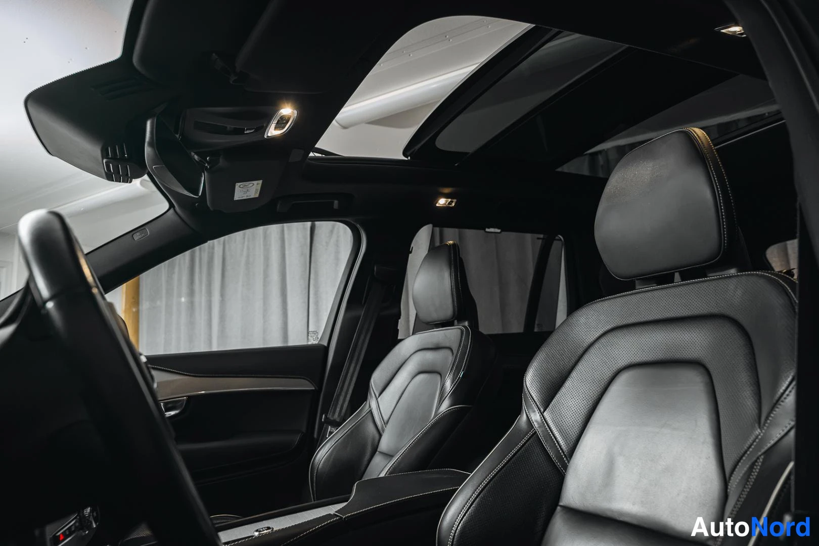 Harmaa Volvo XC90 2022, kuva 19