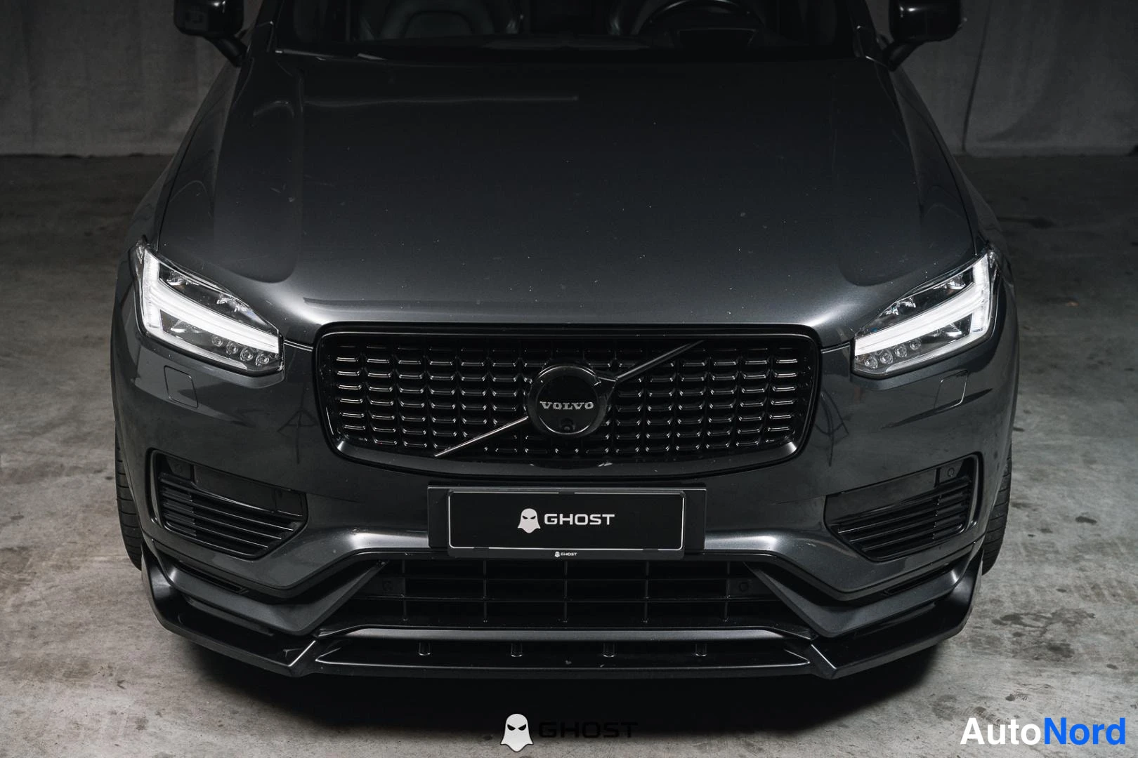 Harmaa Volvo XC90 2022, edestä, kuva 5
