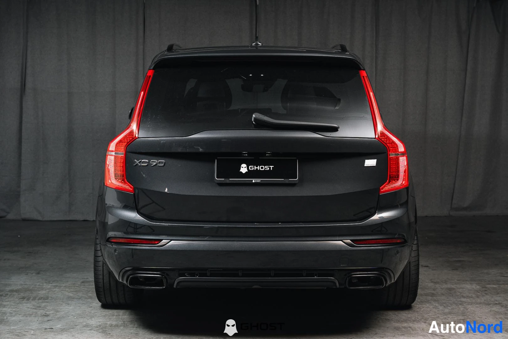 Harmaa Volvo XC90 2022, takaa, kuva 8