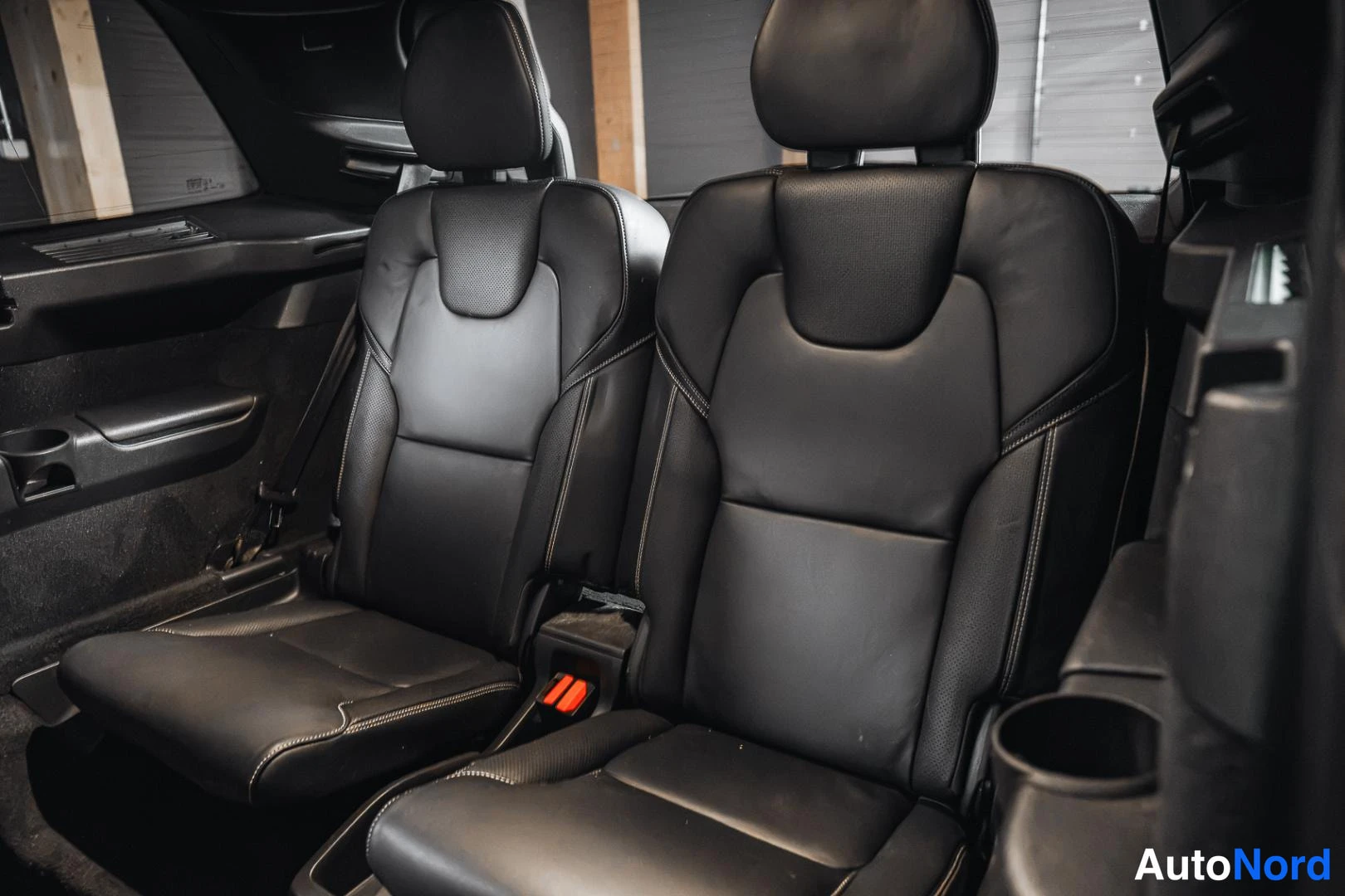 Harmaa Volvo XC90 2022, kuva 10