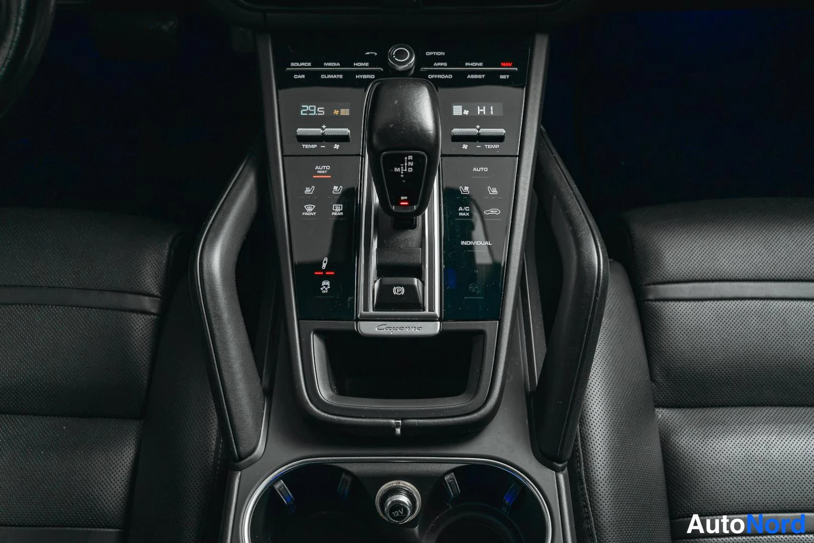 Musta Porsche Cayenne 2020, kuva 13