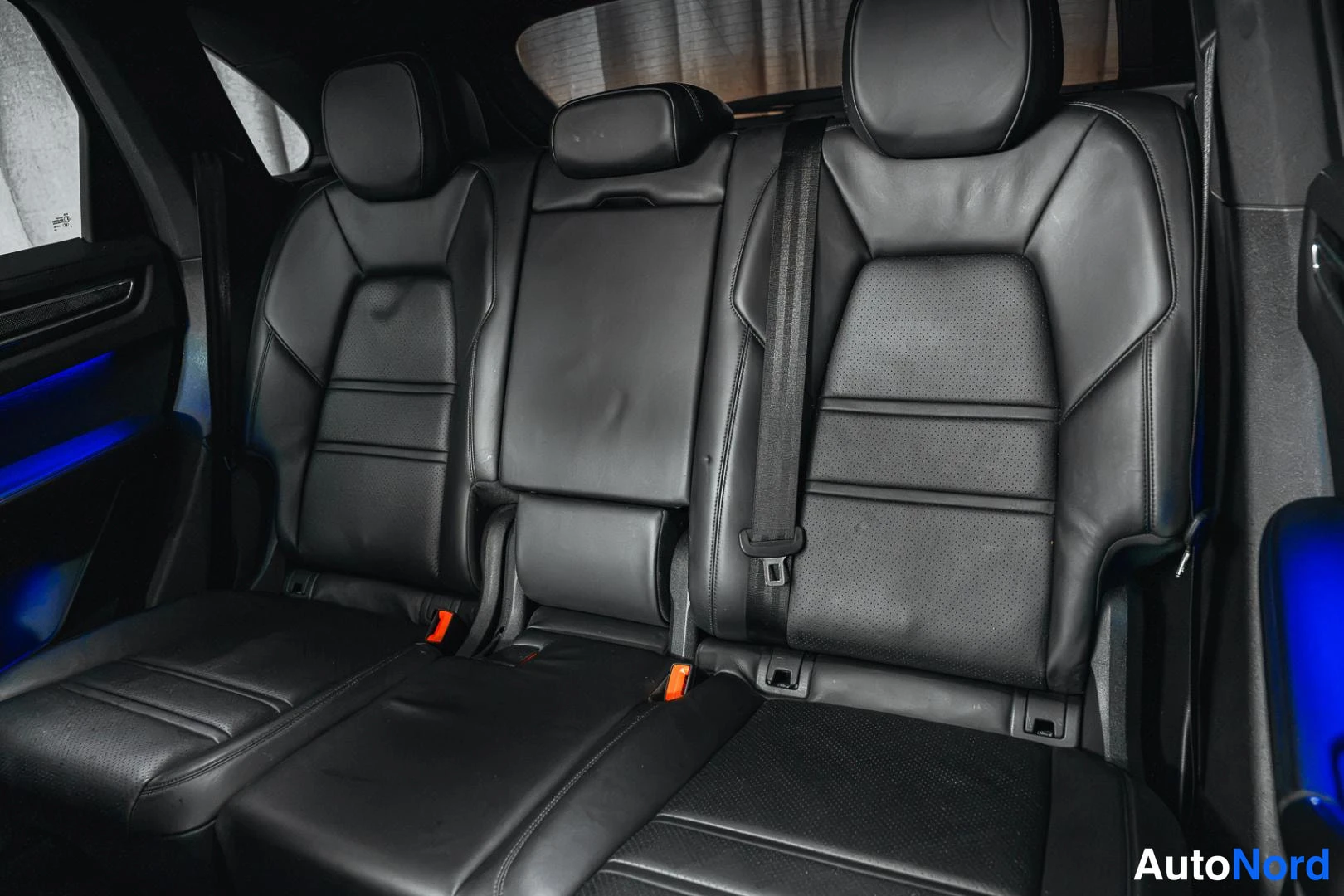Musta Porsche Cayenne 2020, kuva 19