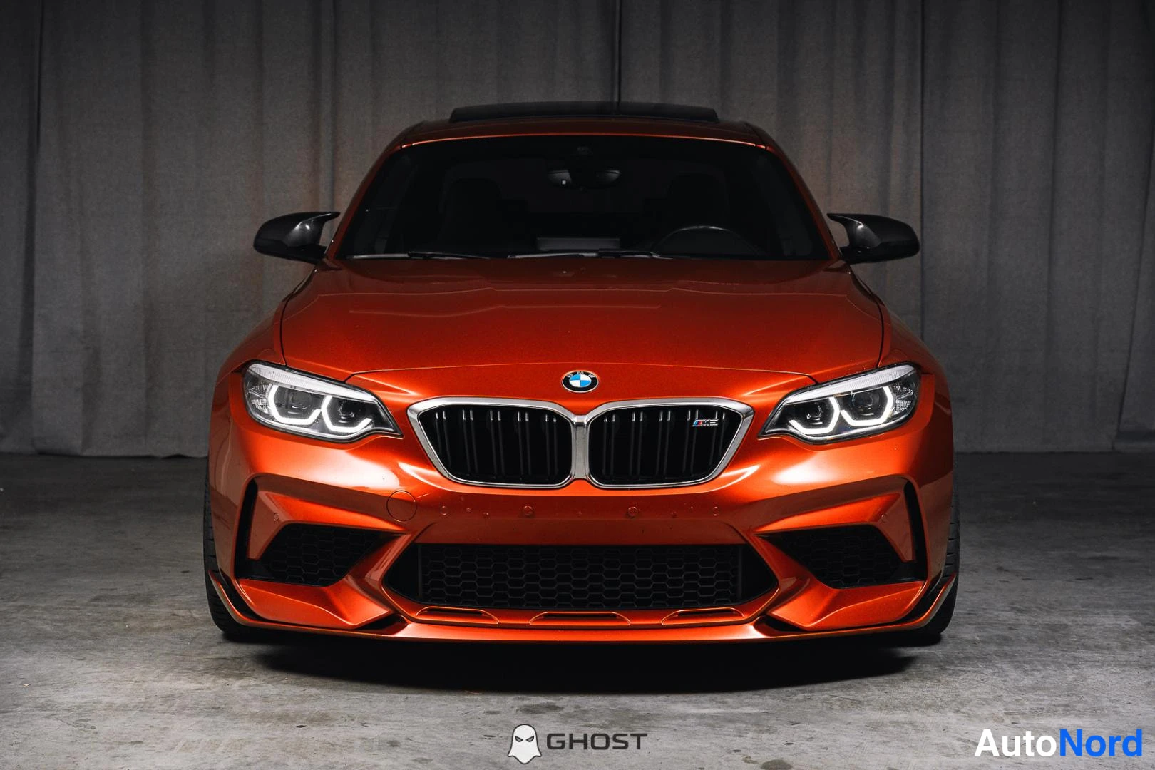 Oranssi BMW M2 2018, edestä, kuva 4