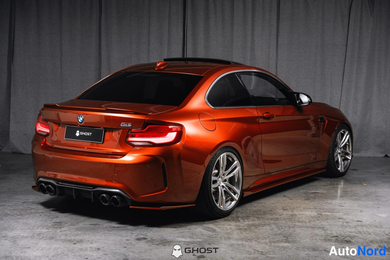 Oranssi BMW M2 2018, takaviisto, kuva 6