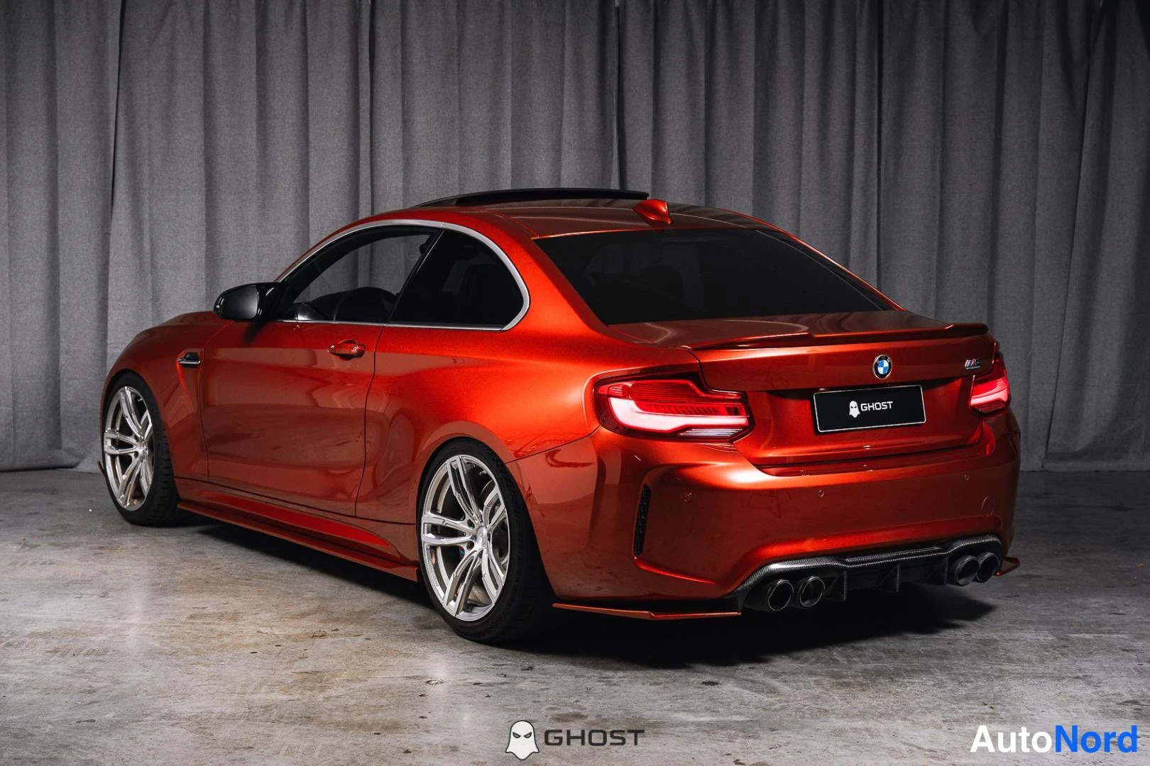 Oranssi BMW M2 2018, takaviisto, kuva 7