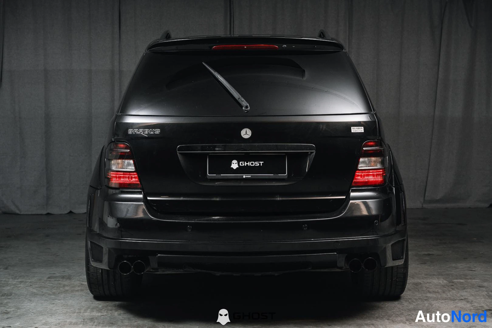 Musta Mercedes-Benz ML 63 2008, takaa, kuva 8